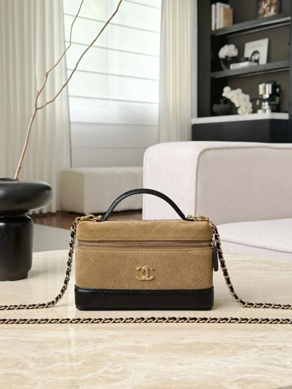 Classic CHANEL Bags: A Stylish and Versatile Choice for Elegance
